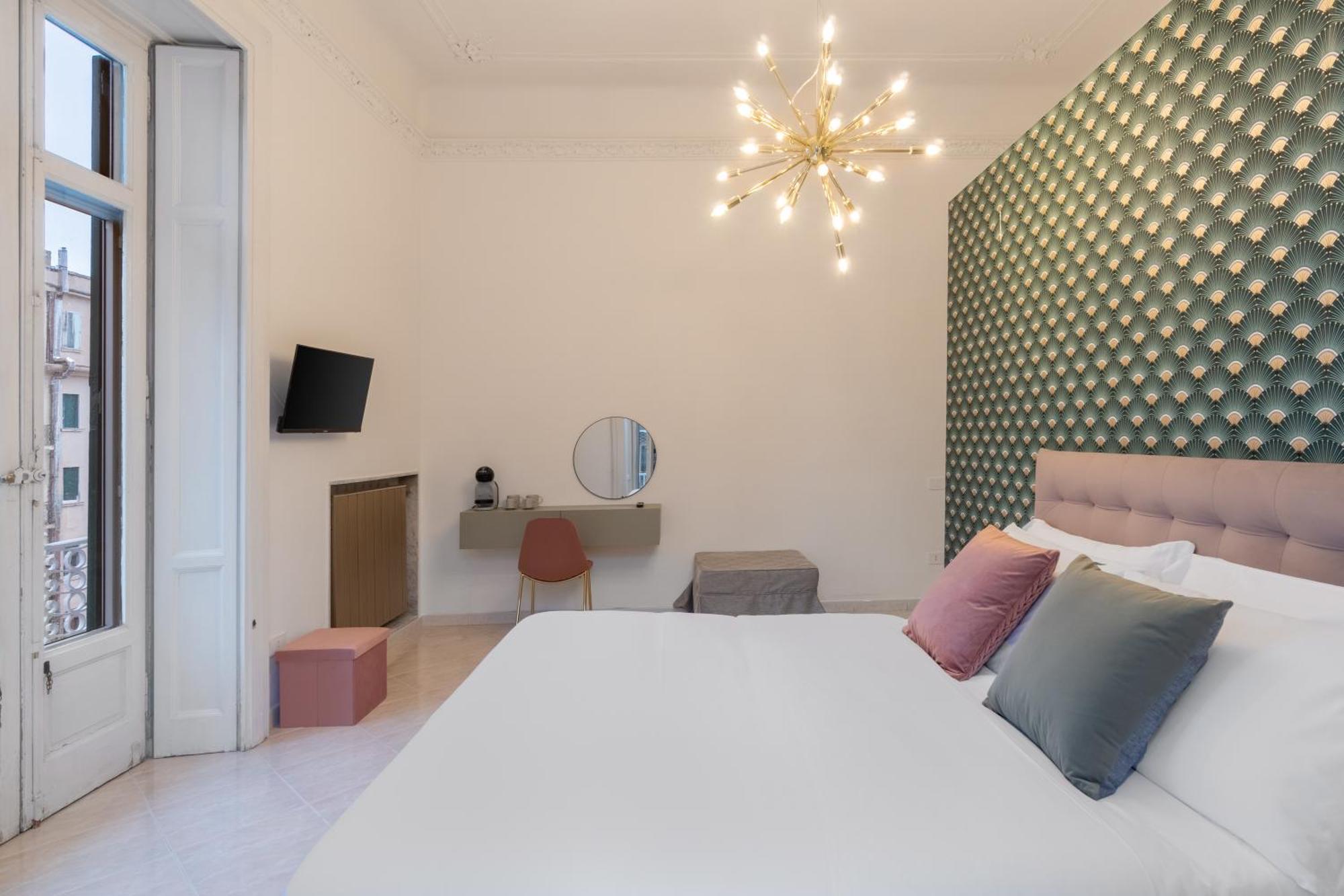 Palazzo Galeoni Luxury Suites サレルノ エクステリア 写真