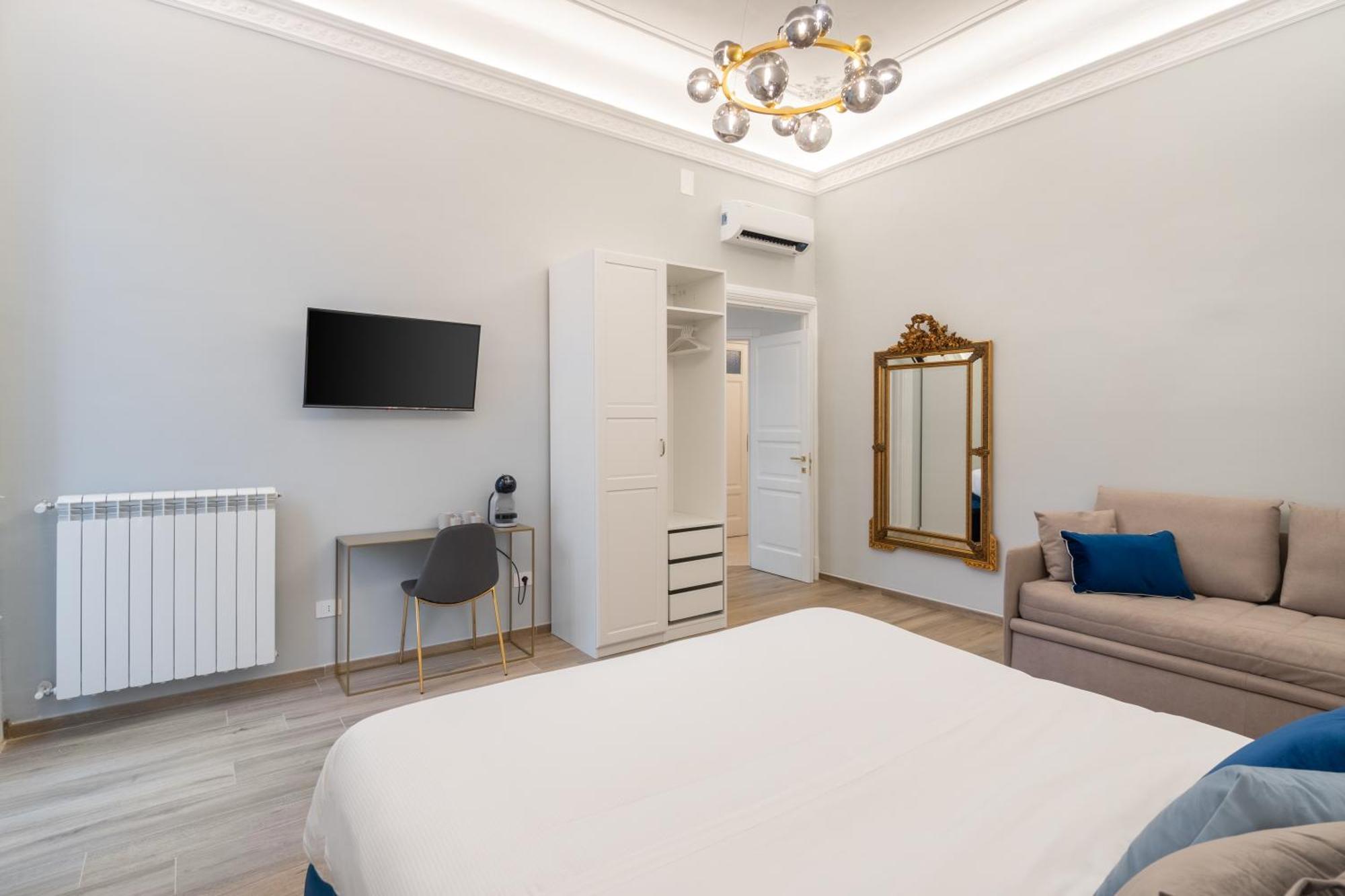 Palazzo Galeoni Luxury Suites サレルノ エクステリア 写真